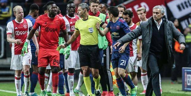 穆里尼奥28场不败竟遭球迷围堵！本菲卡高层的‘留任’是真心还是算计？